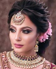 Best hair and makeup courses in Delhi