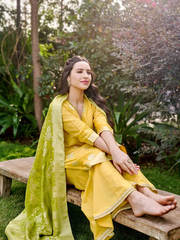 Explore The Collection Of Ethnic Wear To Cherish The Family Moments